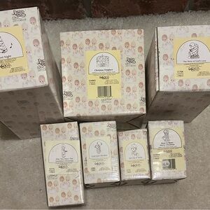 Precious Moments Family Christmas Scene - Complete 7 Figurines in boxes